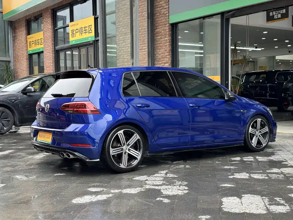 Volkswagen Golf 2017 2.0TSI R