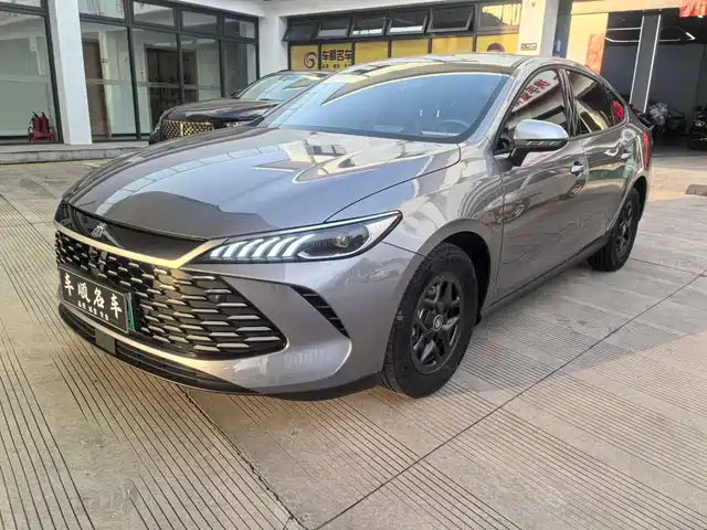 2025 BYD Qin