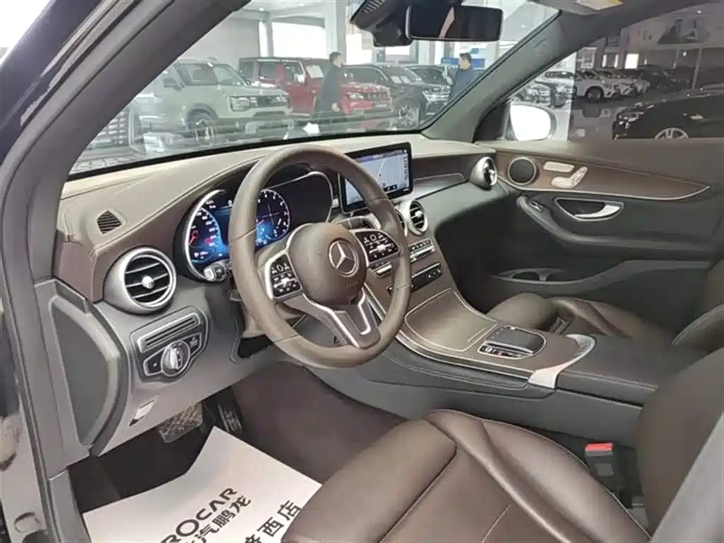 MERCEDES-BENZ GLC