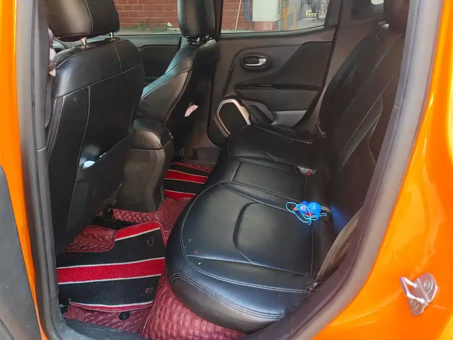 Jeep Renegade — миниатюра 11