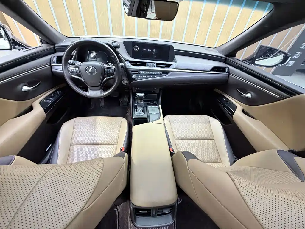 Lexus ES — миниатюра 6