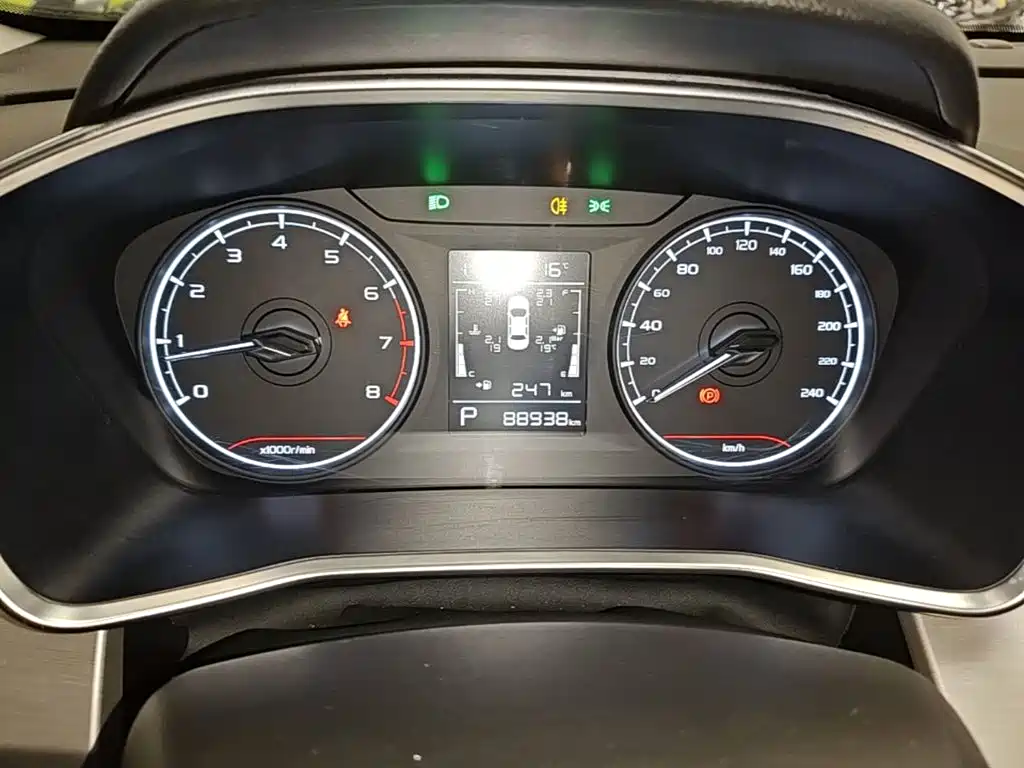 Geely Binyue — миниатюра 12