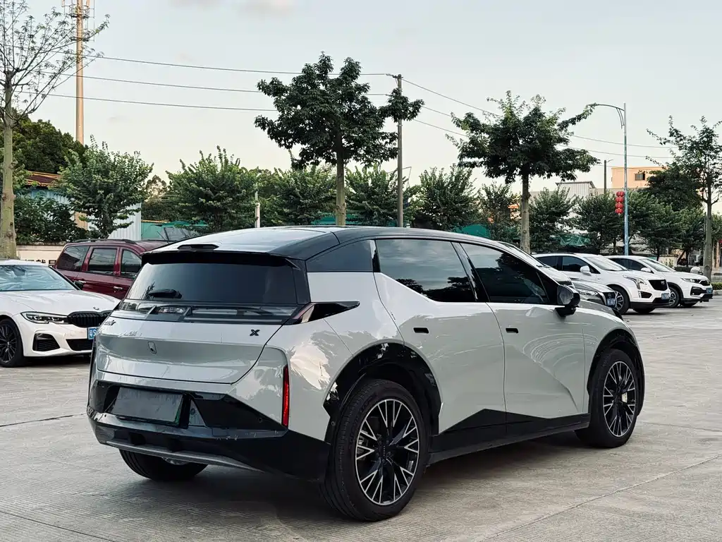 Zeekr X 2024 мест