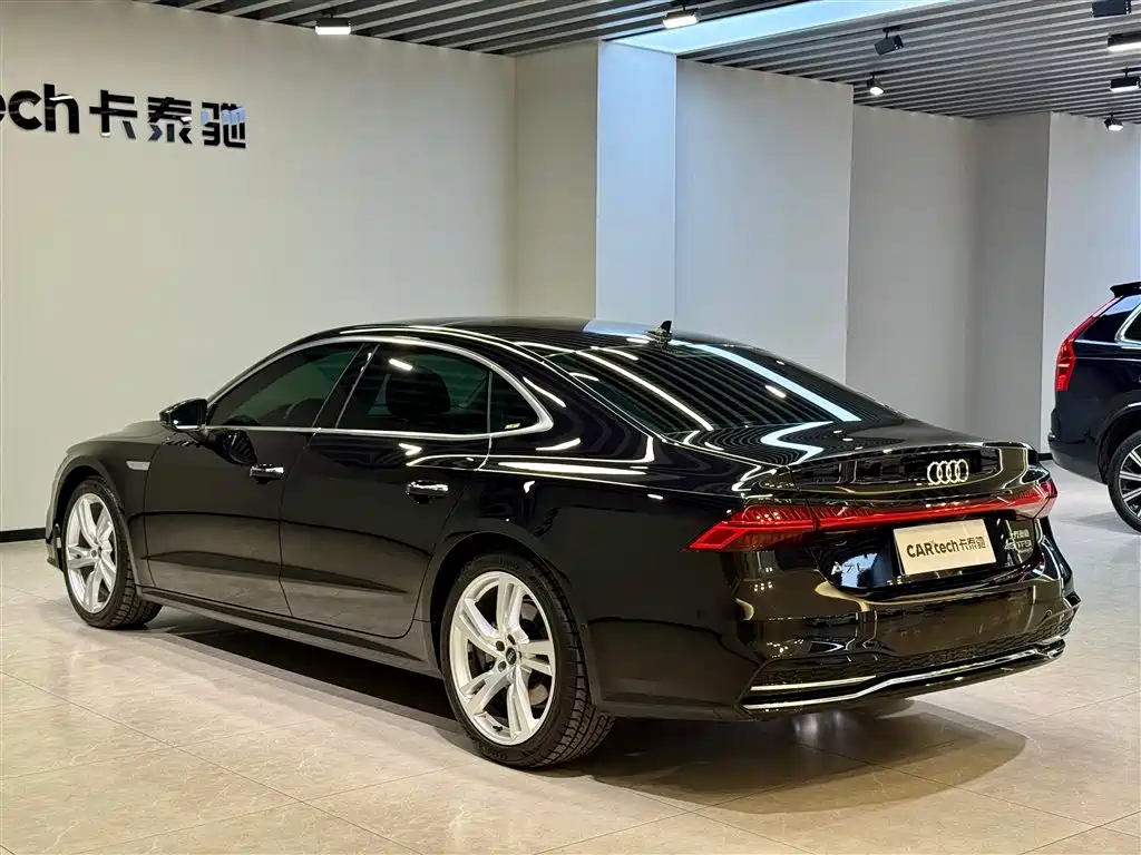 Audi A7L 2024 45TFSI quattro S-line