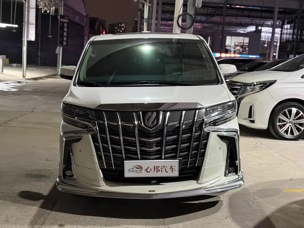 Toyota Alphard — миниатюра 6