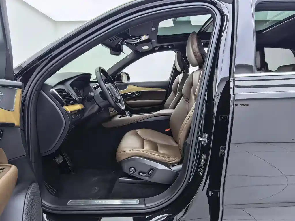 Volvo XC90 — миниатюра 19