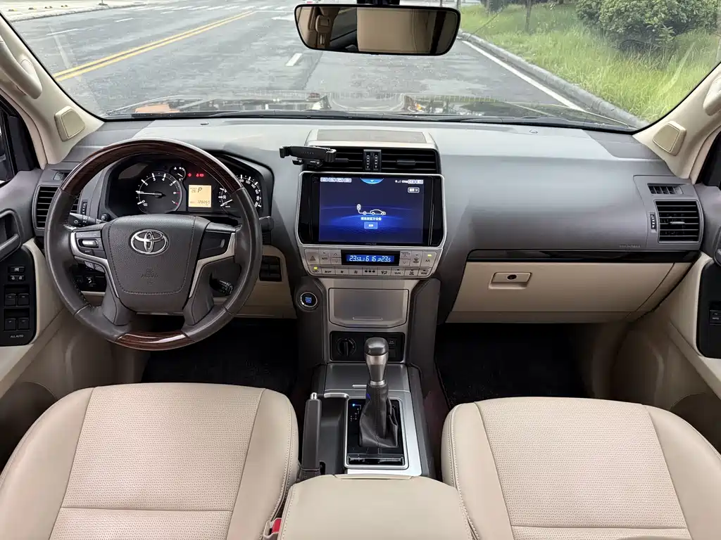 Toyota Prado (Import) — миниатюра 11