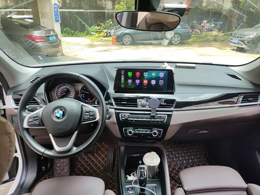 BMW X1 1.5 л 2021 г. Белый, пробег 29200 км
