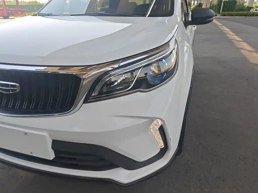 Geely Vision X3 — миниатюра 18