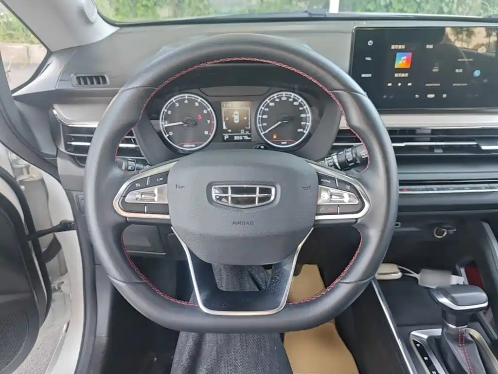Geely Vision X3 — миниатюра 7