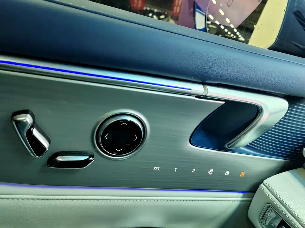 BUICK GL8 NEW ENERGY