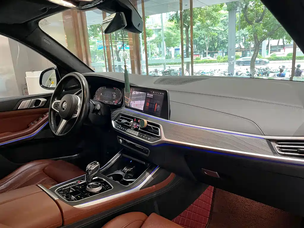 BMW X7 — миниатюра 21