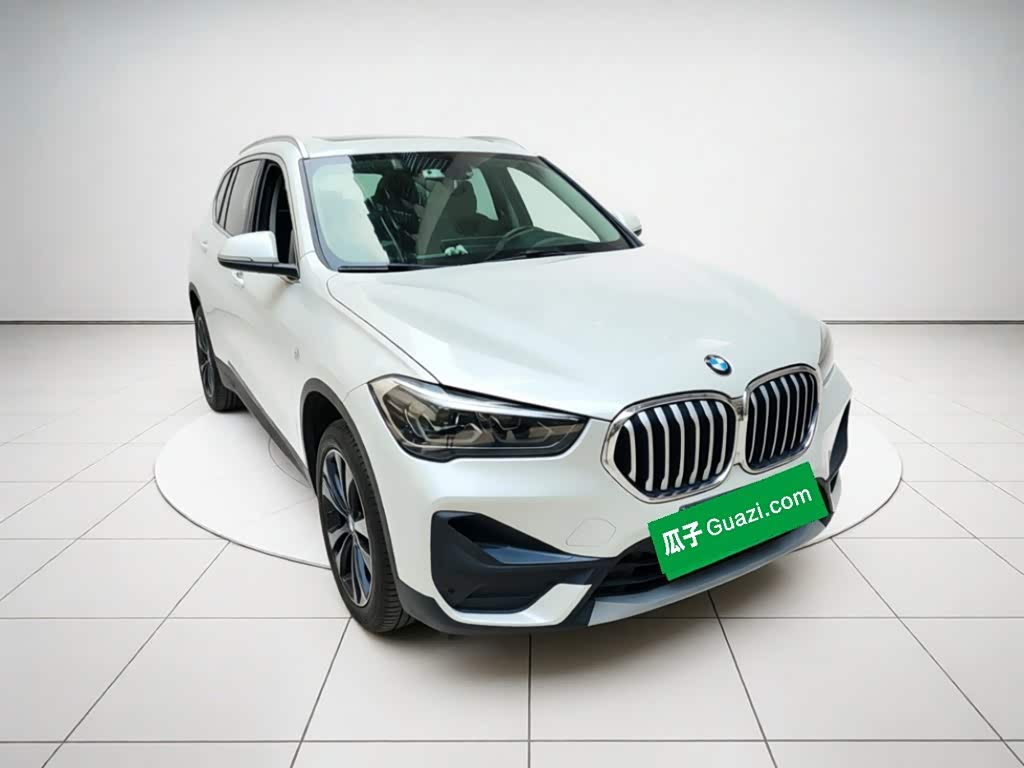 BMW X1 1.5 л 2021 г. Белый, пробег 29200 км