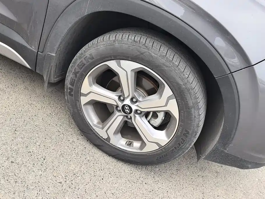 Hyundai Santa Fe — миниатюра 6