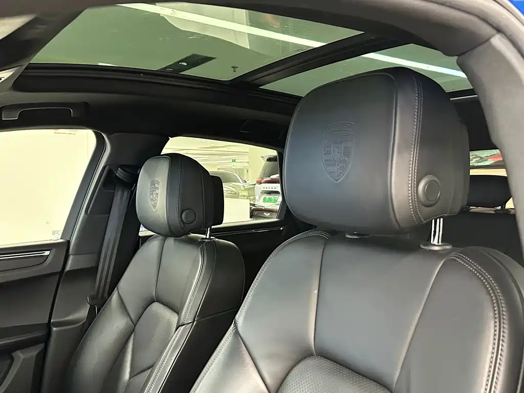 Porsche Macan — миниатюра 11