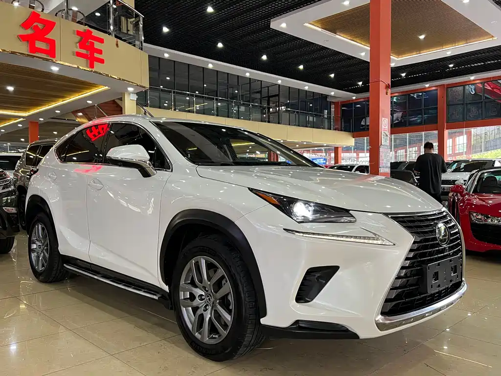 Lexus NX 2017 300