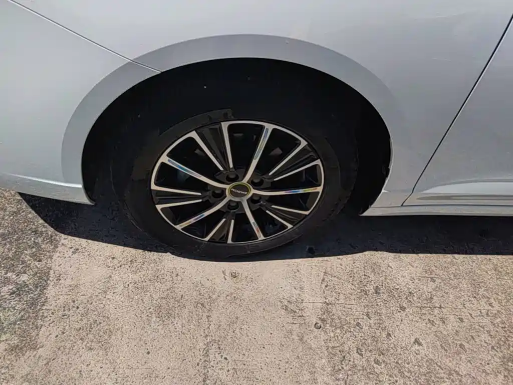 Roewe i5 — миниатюра 23