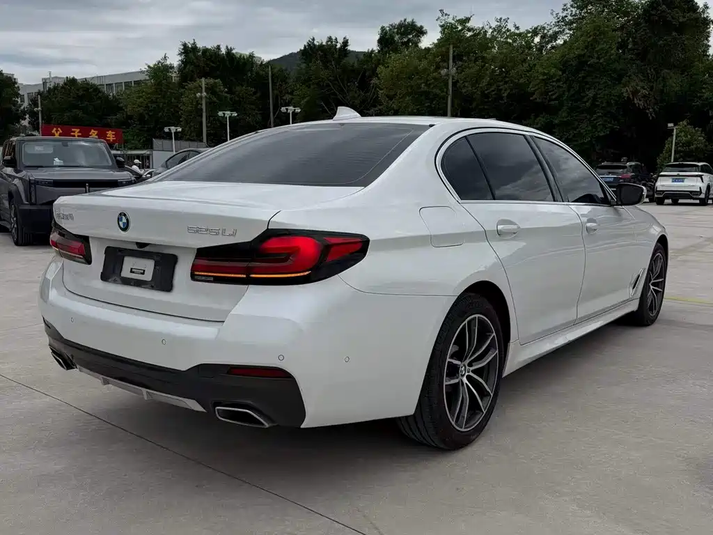 BMW 5 Series 5 2022 525Li M Sport