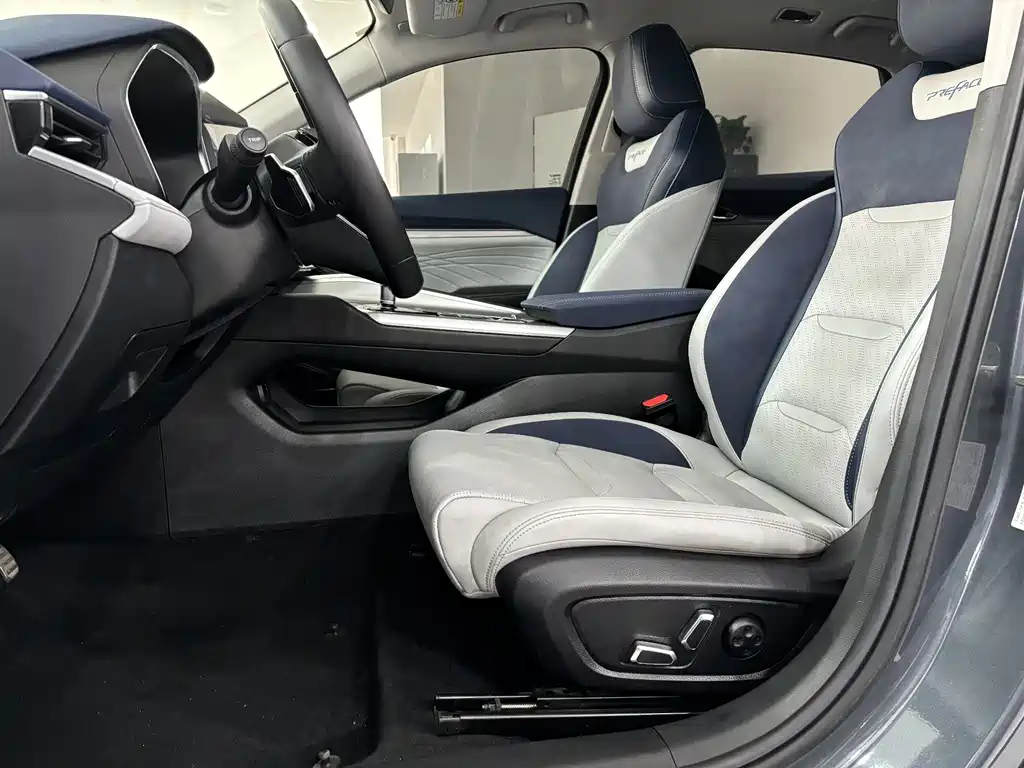 GEELY AUTOMOBILE XINGRUI