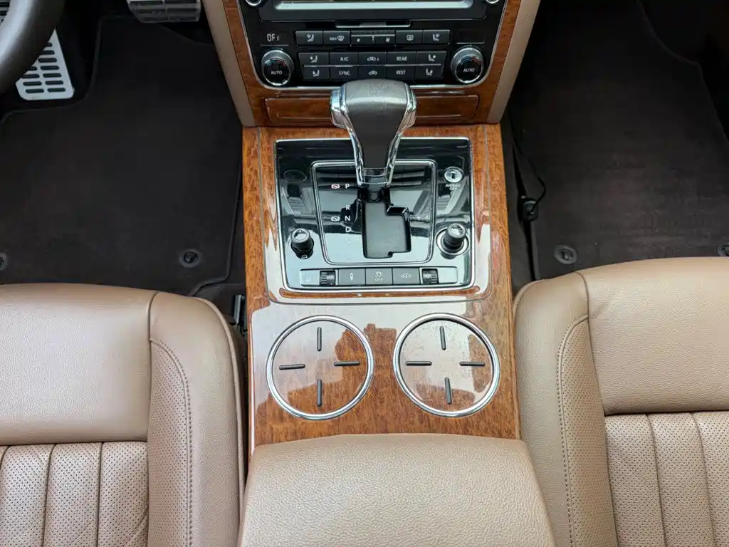 Volkswagen Phaeton — миниатюра 7