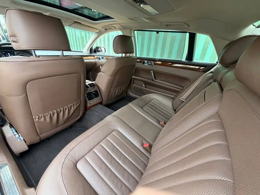 Volkswagen Phaeton — миниатюра 8