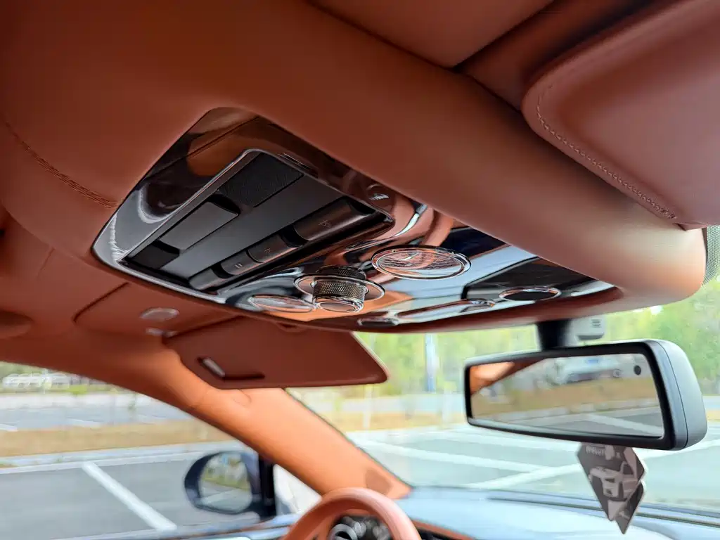 Bentley Flying Spur — миниатюра 36