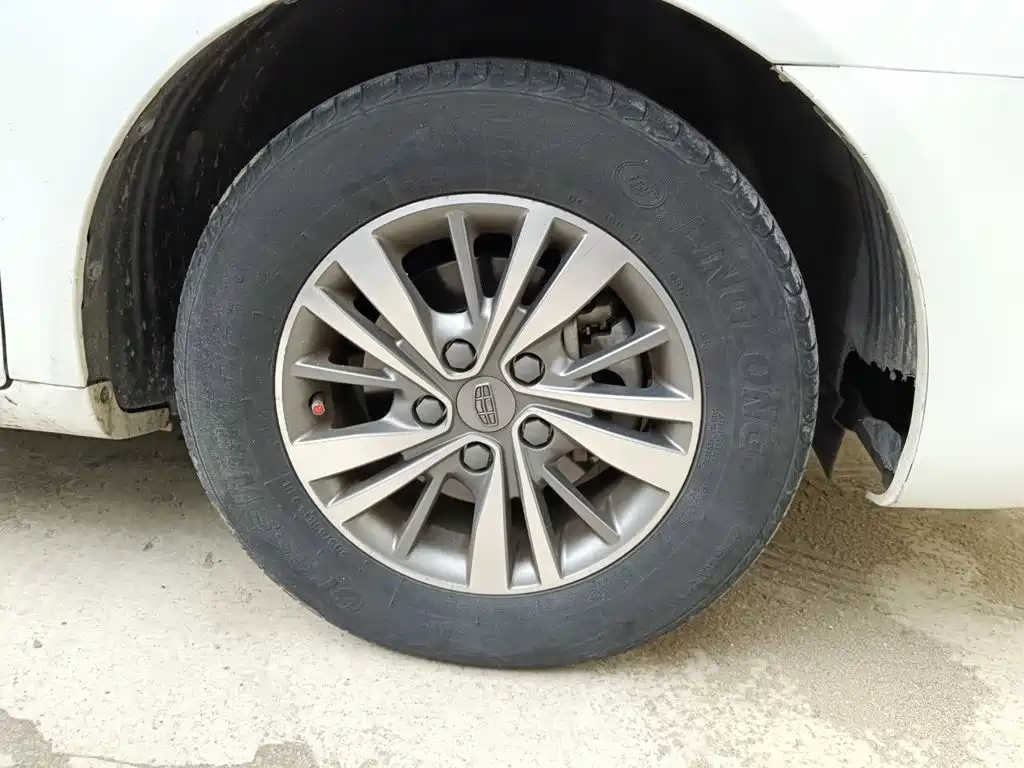 Geely Emgrand — миниатюра 8