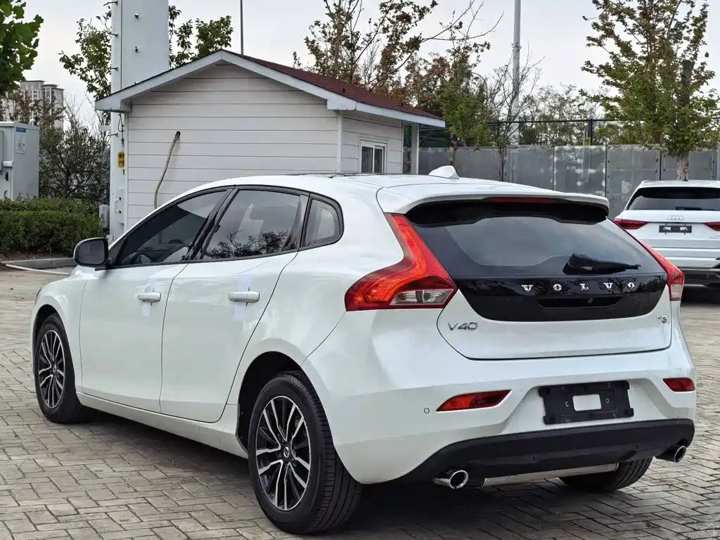 Volvo V40 — миниатюра 5