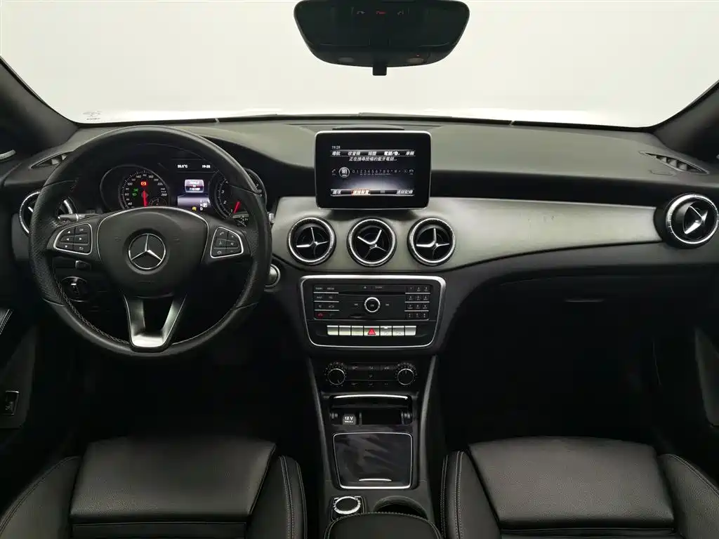 Mercedes-Benz CLA 2016 CLA 200 Fashion