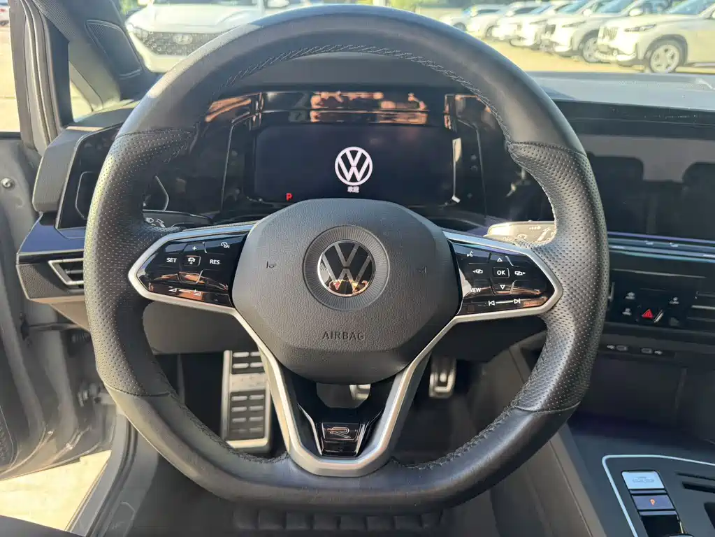 Volkswagen Golf — миниатюра 12
