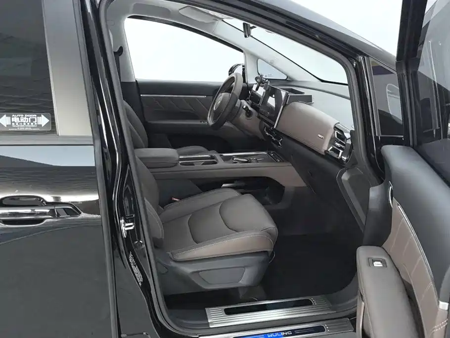 Wuling Xingguang 730 New Energy — миниатюра 8