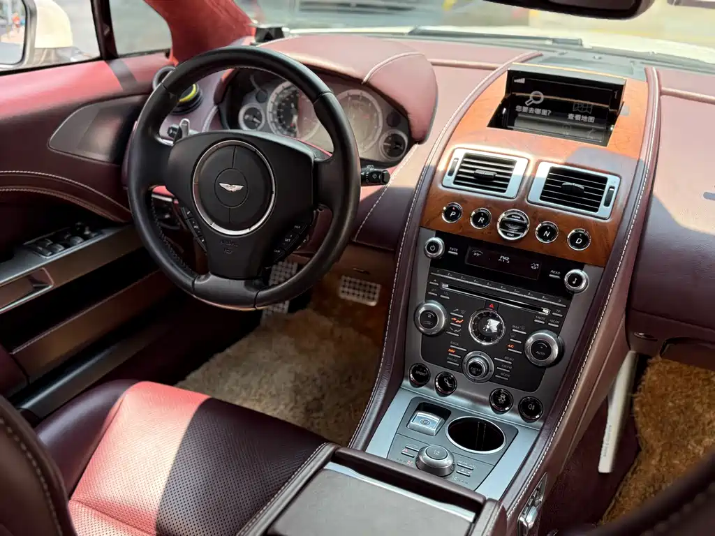 Aston Martin Rapide — миниатюра 5