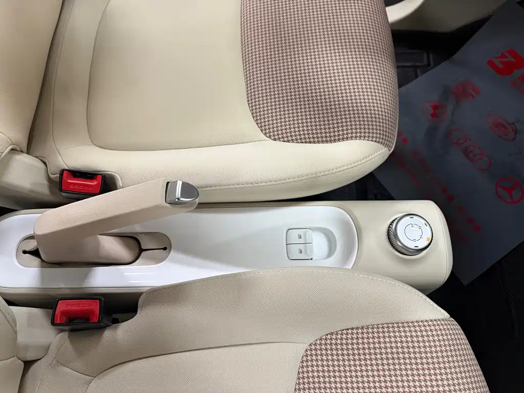 Wuling MINIEV — миниатюра 11