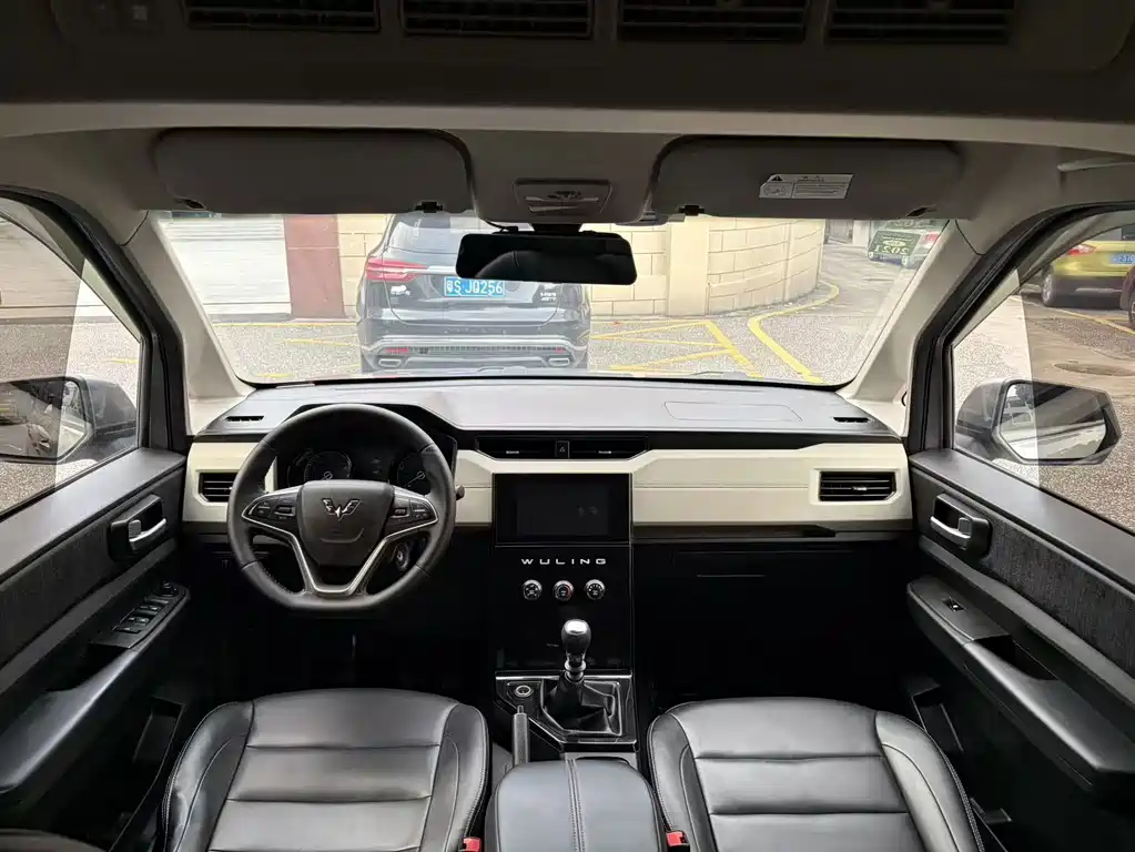 Wuling Hongguang PLUS — миниатюра 10