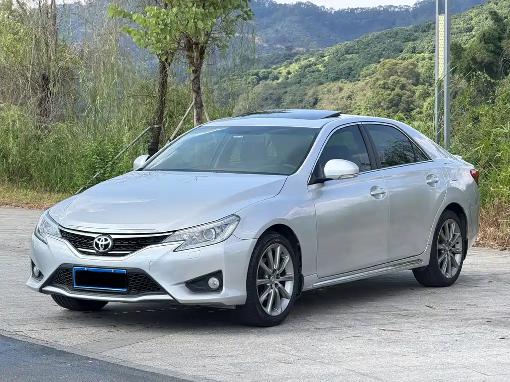 Toyota Reiz