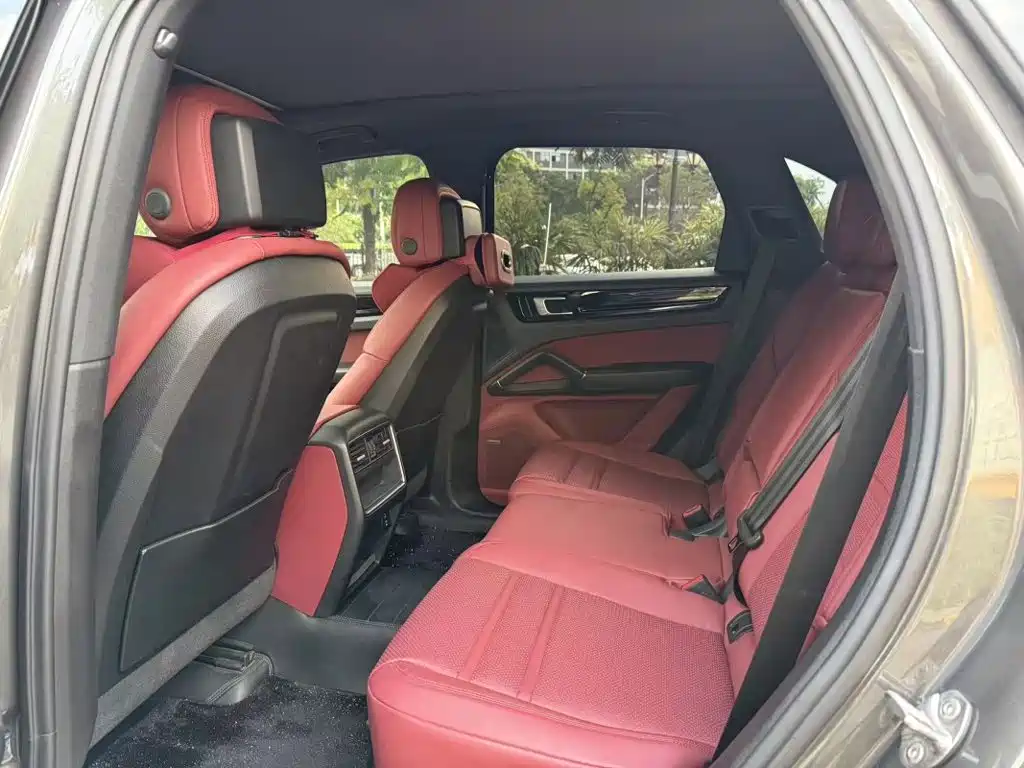 Porsche Cayenne — миниатюра 5