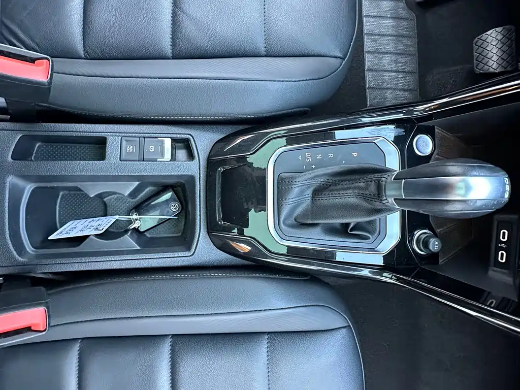 VOLKSWAGEN T ROC EXPLORING SONGS