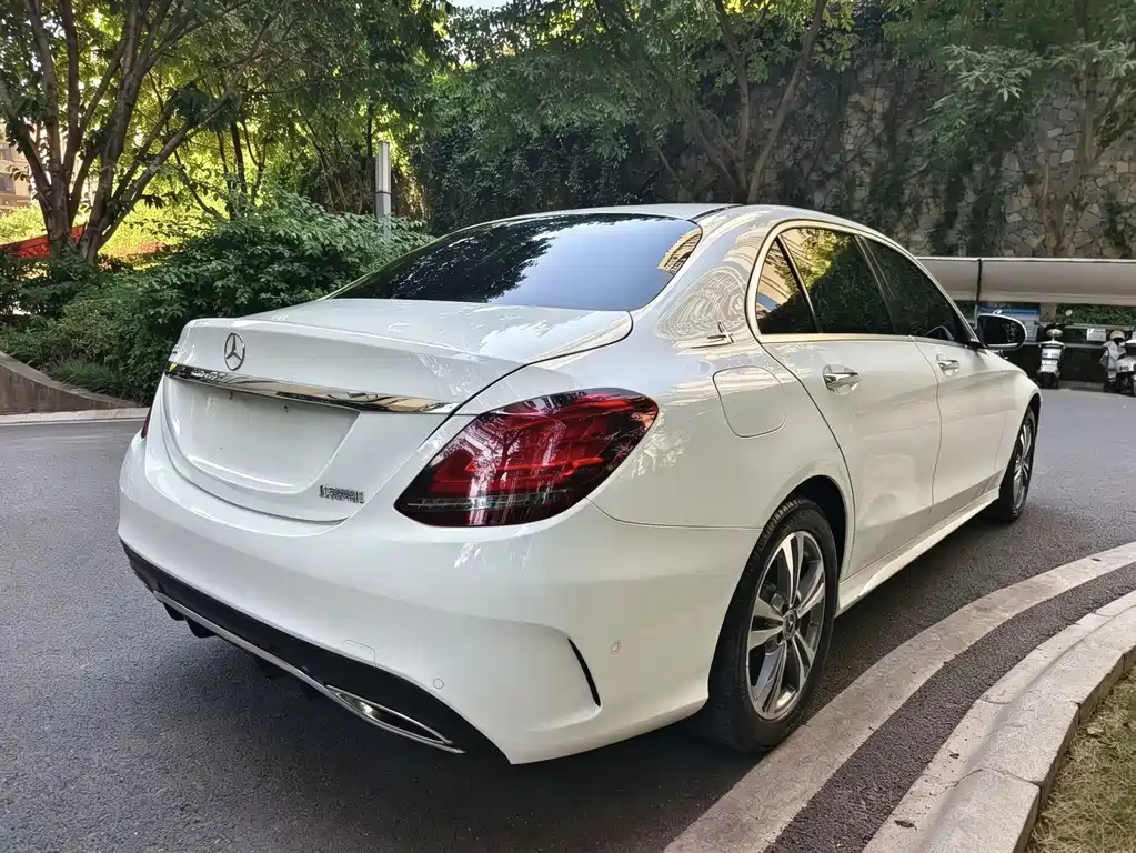 Mercedes-Benz C-Class — миниатюра 13