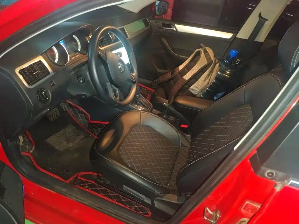 Skoda Rapid Spaceback — миниатюра 8