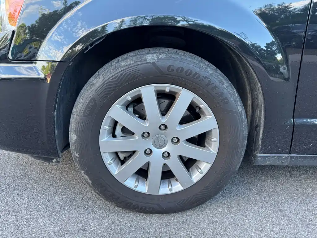 Chrysler Grand Voyager (Import) — миниатюра 5