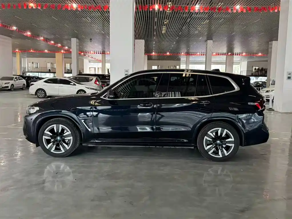 BMW iX3 2023 Lead