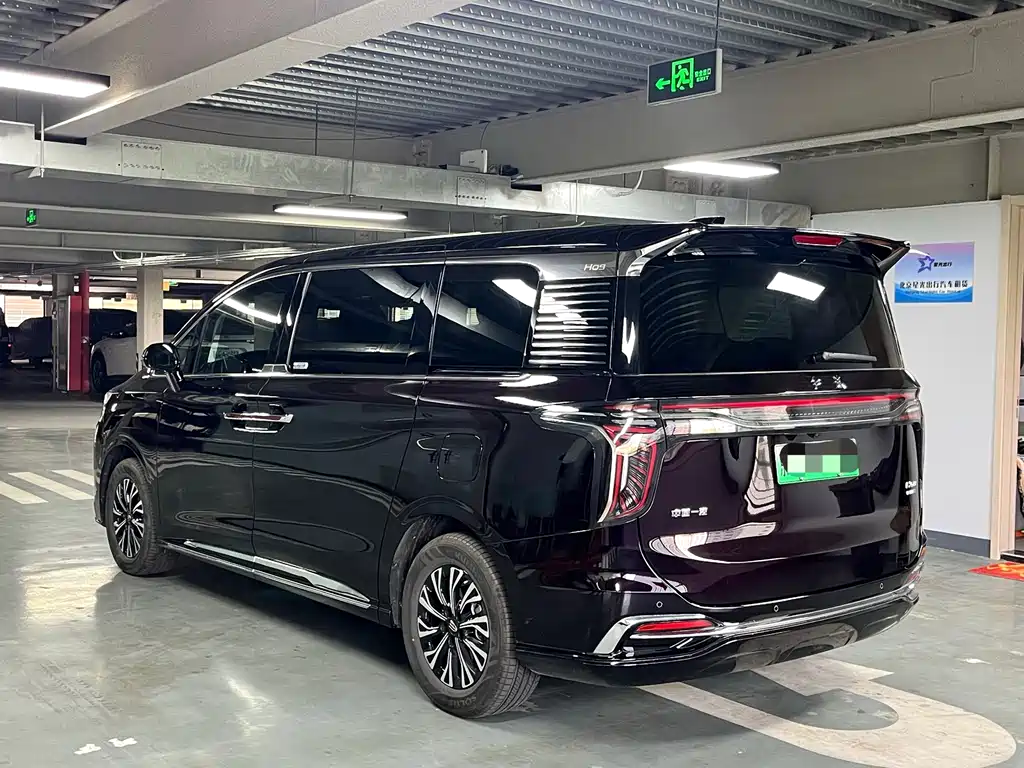 Hongqi HQ9 2023 2.0T