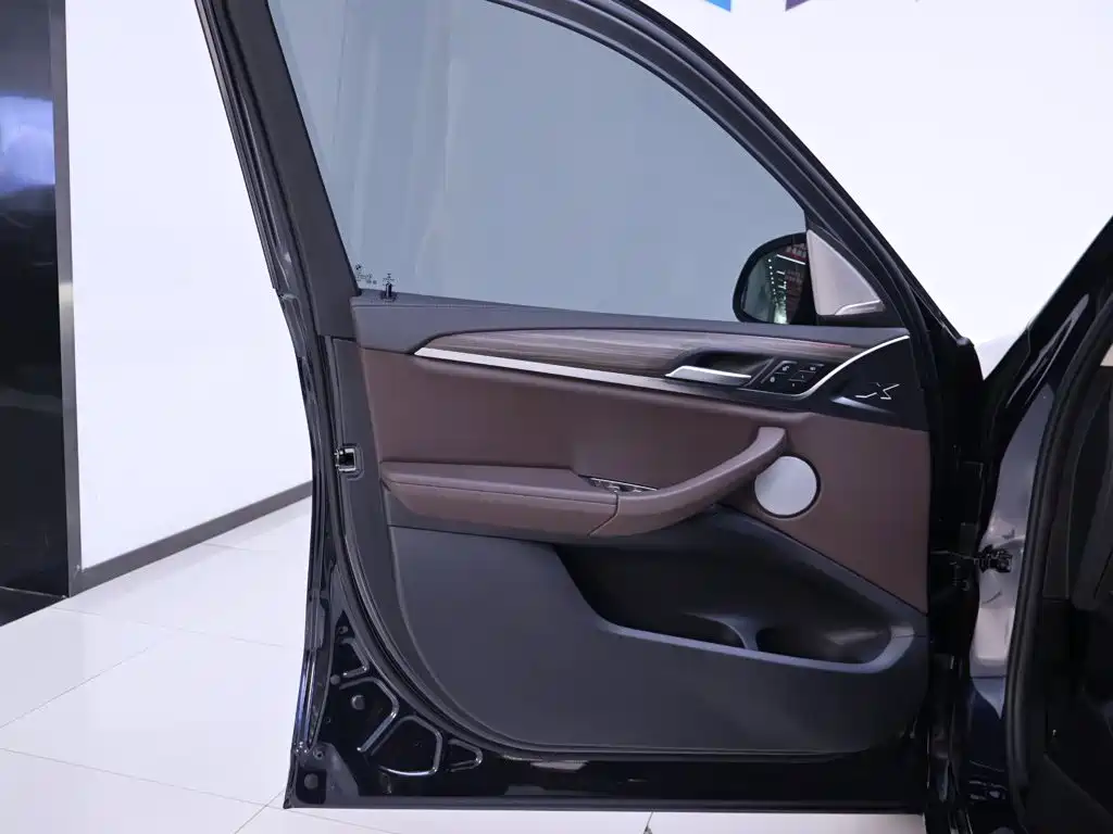 BMW X3 — миниатюра 18