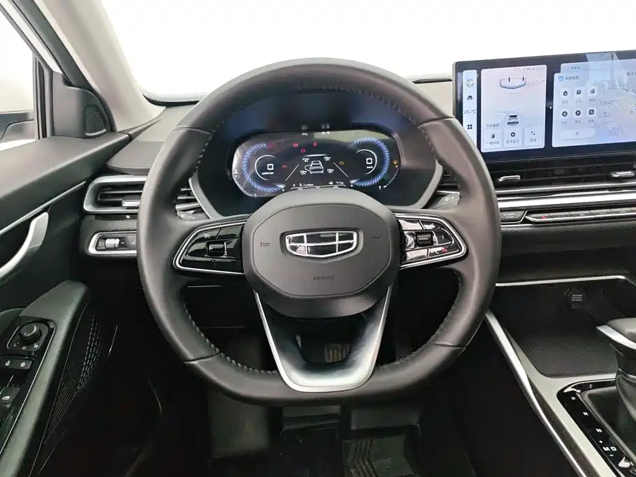 Geely Emgrand — миниатюра 15
