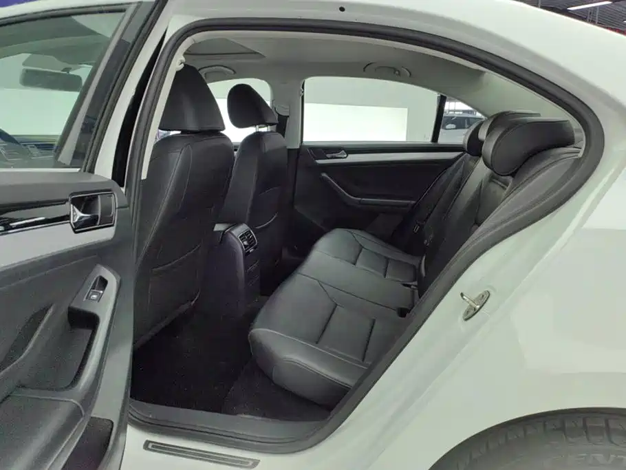 Volkswagen Sagitar — миниатюра 11