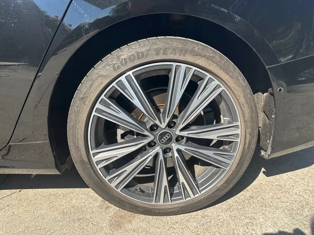 Audi A6L — миниатюра 12
