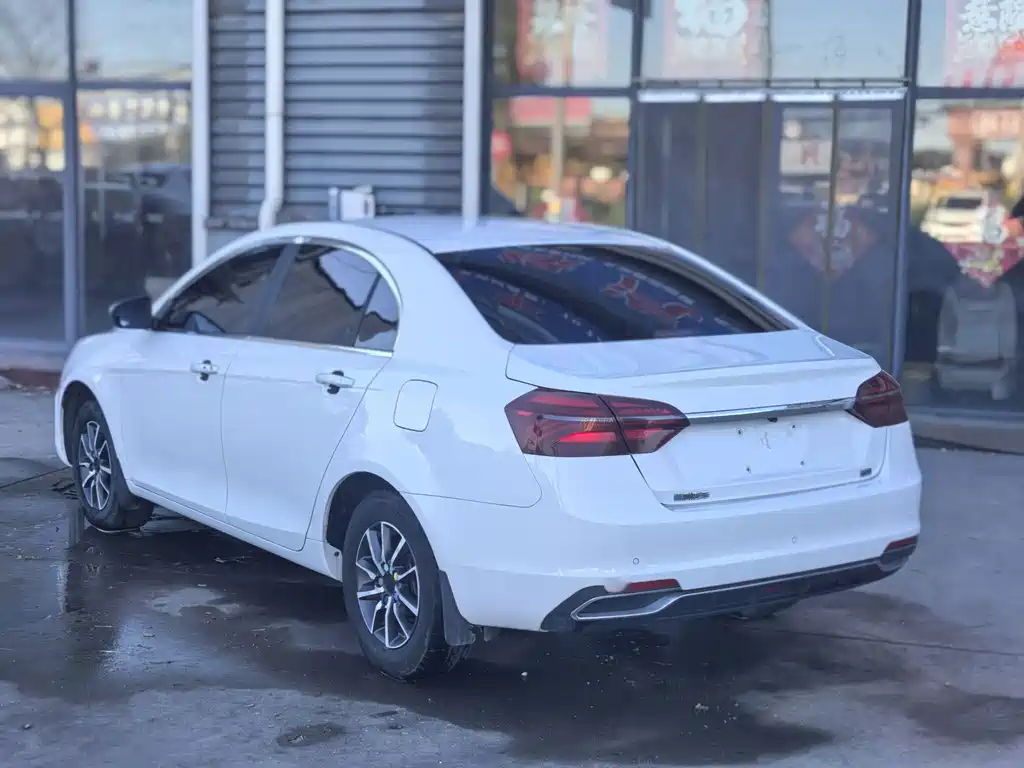 Geely Emgrand — миниатюра 6