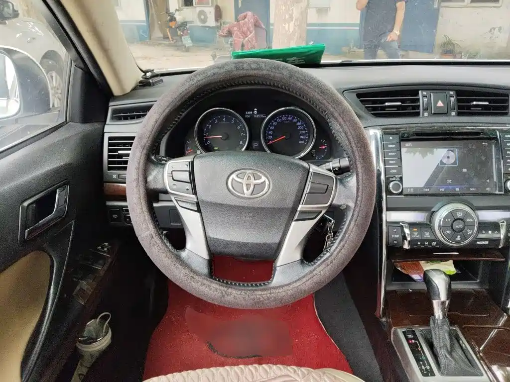 Toyota Reiz — миниатюра 6