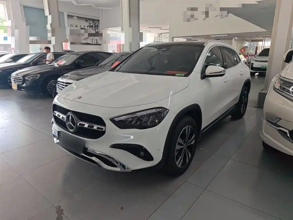 Mercedes-Benz GLA 2025