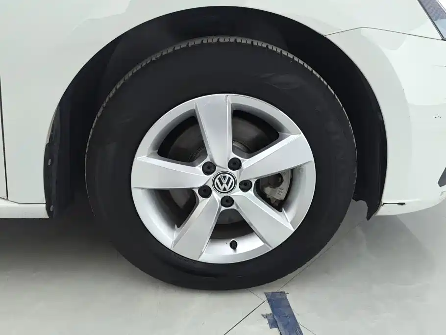Volkswagen Lavida — миниатюра 5